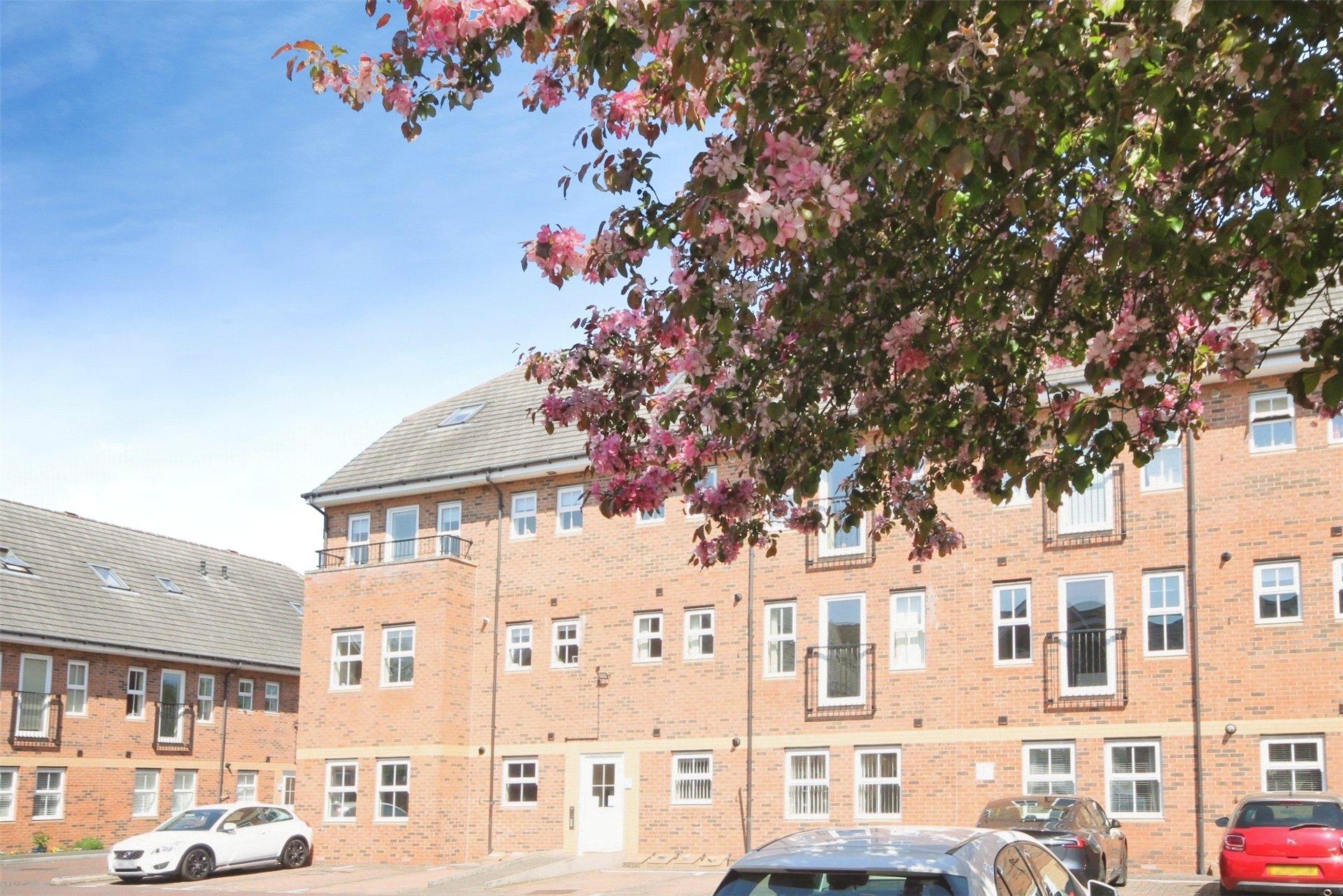 35, Sandringham Court, Chester Le Street, County Durham — photograph 1 of 15