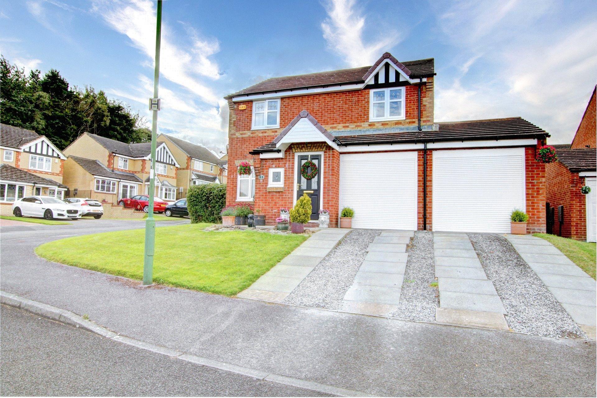 35, Castlehills, Castleside, Consett — photograph 1 of 17