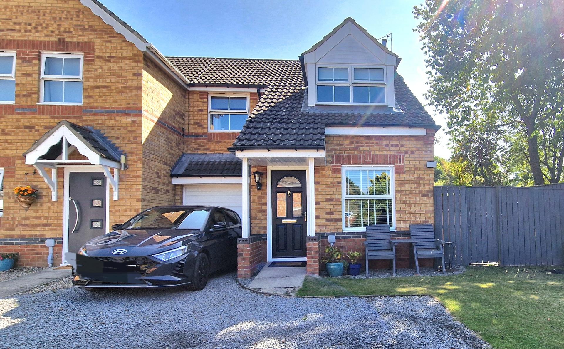 41, Manor Close, Consett, County Durham — photograph 1 of 16
